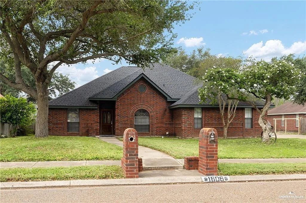 4 bed, 3.0 bath, 2127 sqft, $2,400 — Photo 1