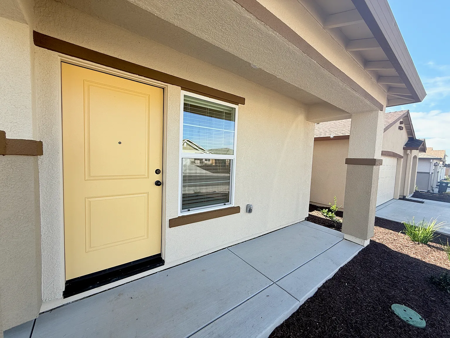 4 bed, 2.5 bath, 1900 sqft, $2,795 — Photo 4