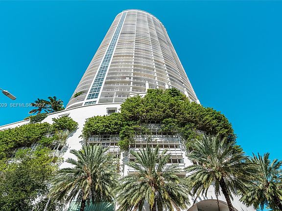 2nd image of 1751 N Bayshore Dr #40