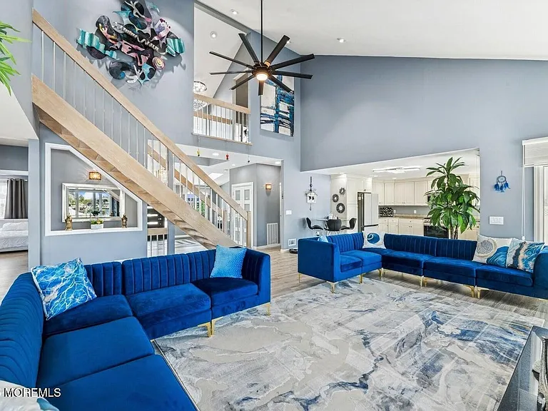385 Aldo Dr — Photo 17