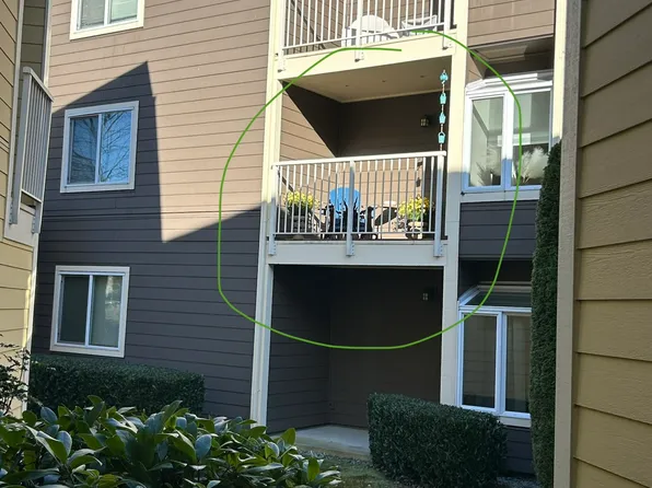 15846 NE Leary Way, Redmond, WA 98052