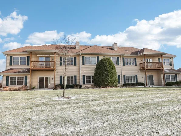 1633 New Port Vista DRIVE, Grafton, WI 53024