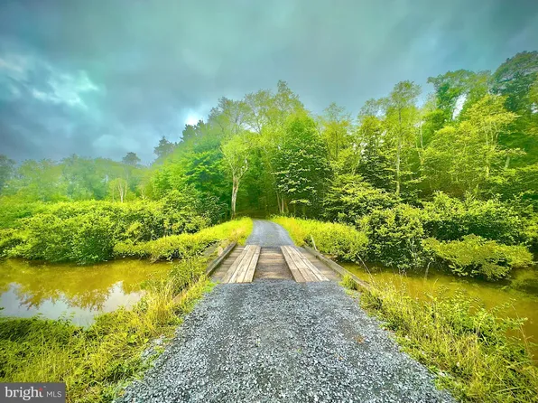 1 Snaggy Mountain Rd, Oakland, MD 21550