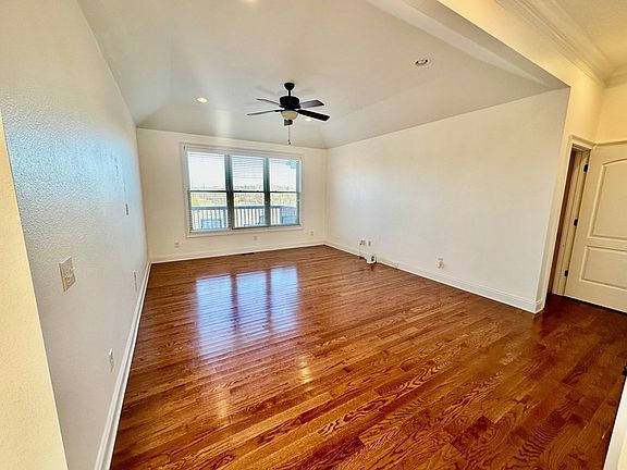 4th image of 3232 Sandpiper Ct
