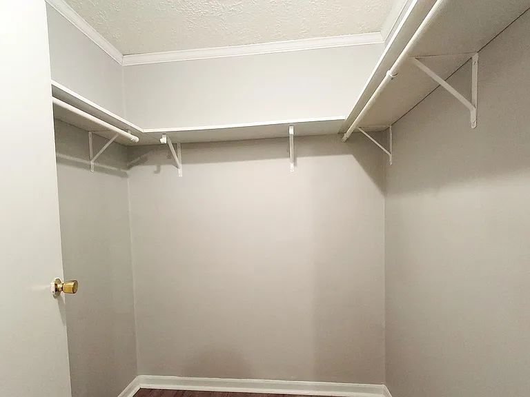 127 E Mulberry St — Photo 15