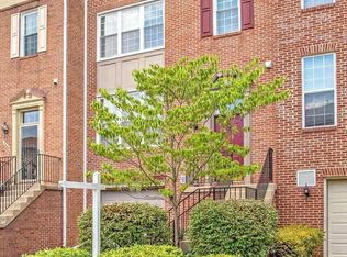7402 Roudsby Ct, Alexandria, VA 22315