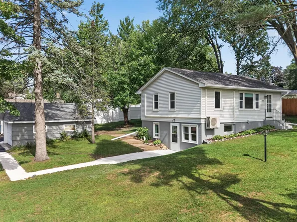 595 Kimball St NE, Fridley, MN 55432