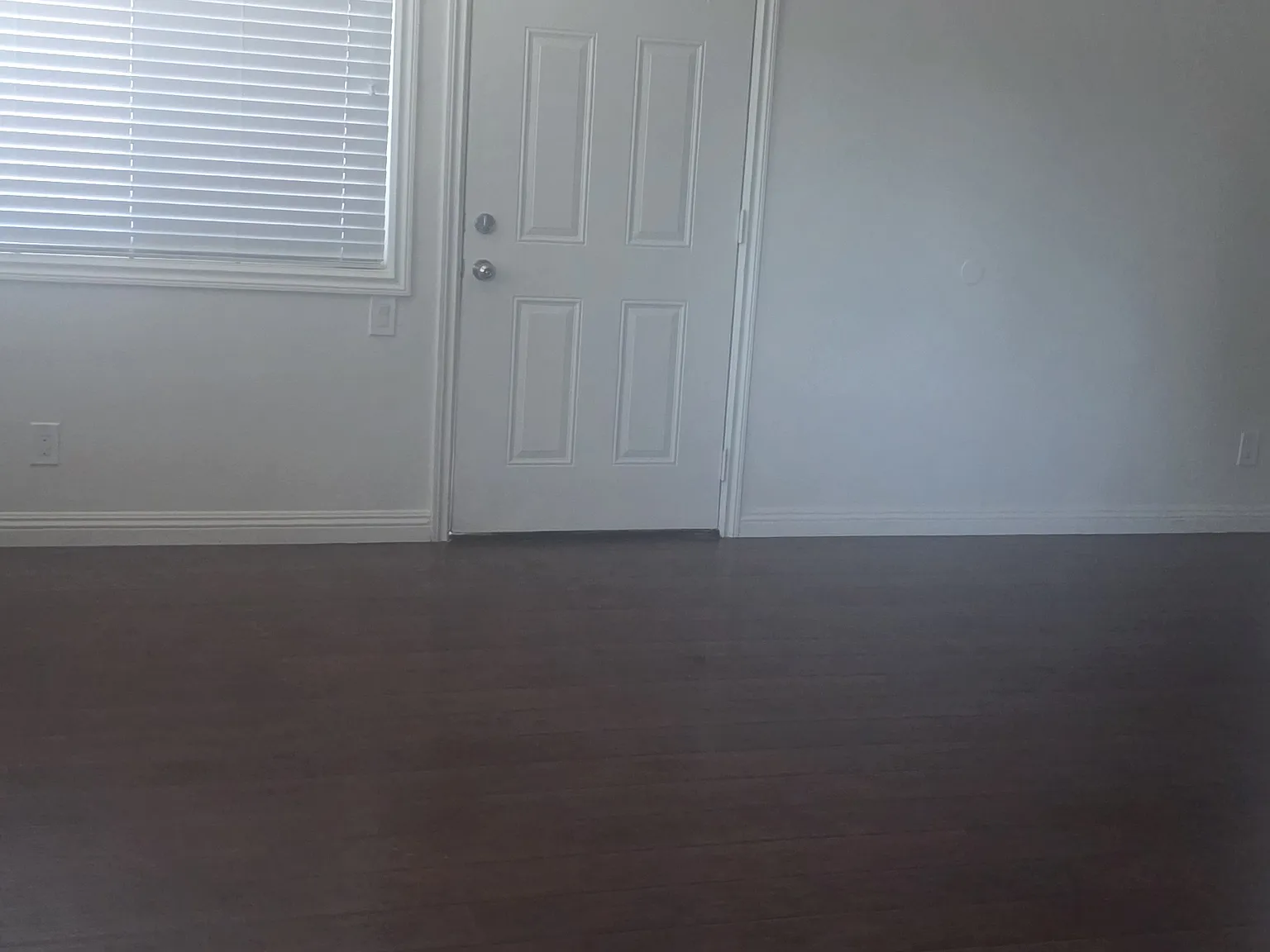 945 N San Antonio Ave — Photo 3