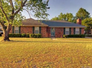 713 Summer Ln, Prattville, AL 36066