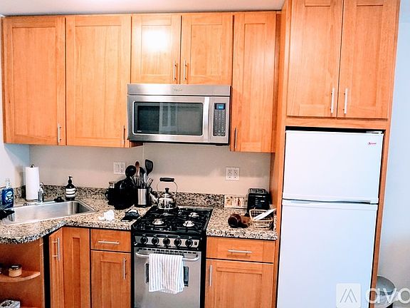3rd image of 230 Lily St #236A