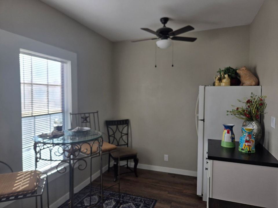 1st image of 707 NW 4th Ave #204
