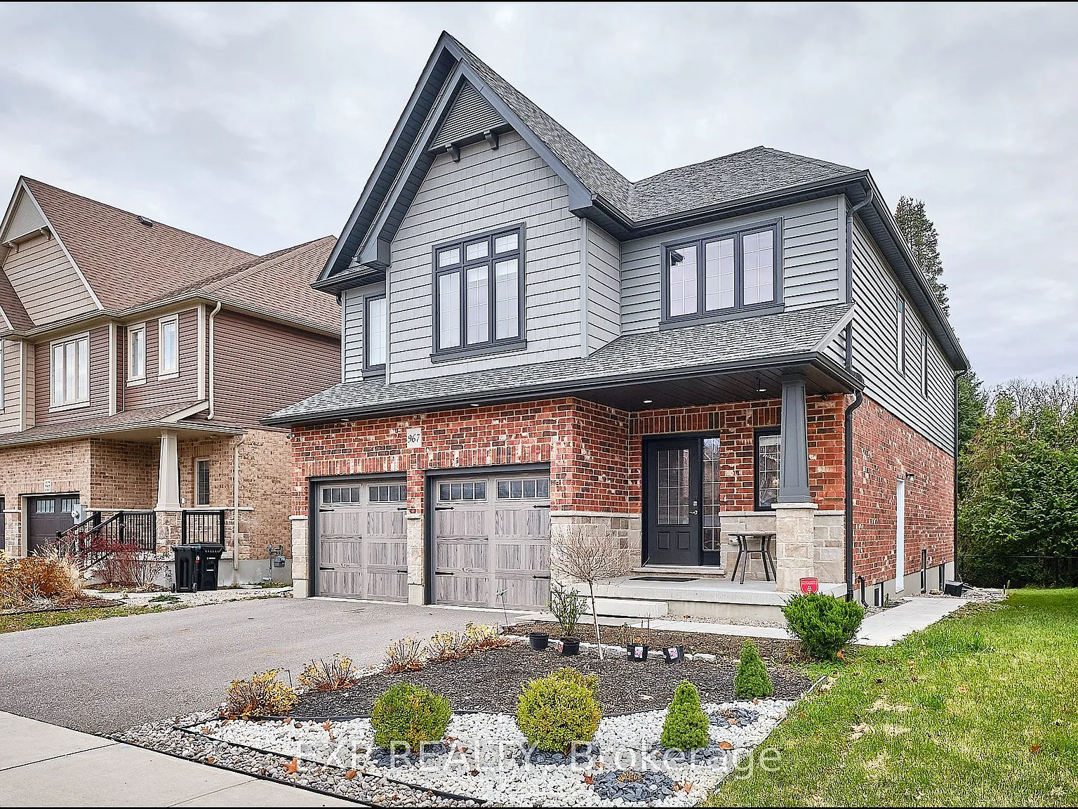4 bed, $2,800 — Photo 1