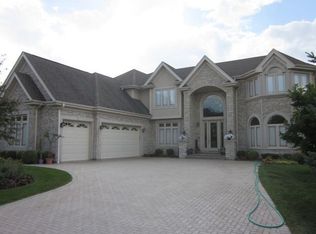 326 Tuttle Dr, Bloomingdale, IL 60108