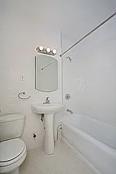 Rented by Barkoff Residential 