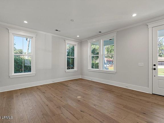 3rd image of 2206 National St Lot 1
