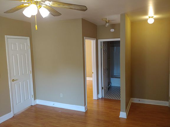 4th image of 213 Green St APT 2