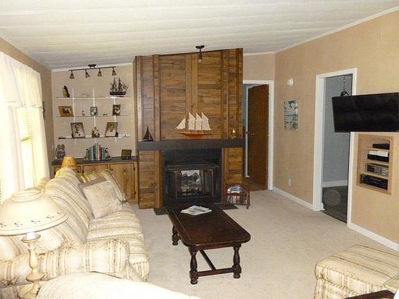 2nd image of 183 Quail Ln