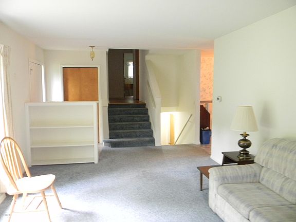 3rd image of 7536 Lake Wood Dr