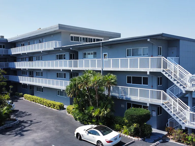 1201 S Riverside Dr #106 — Photo 17