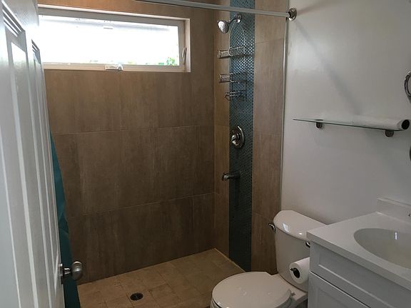 5th image of 526 N Isabel St #A