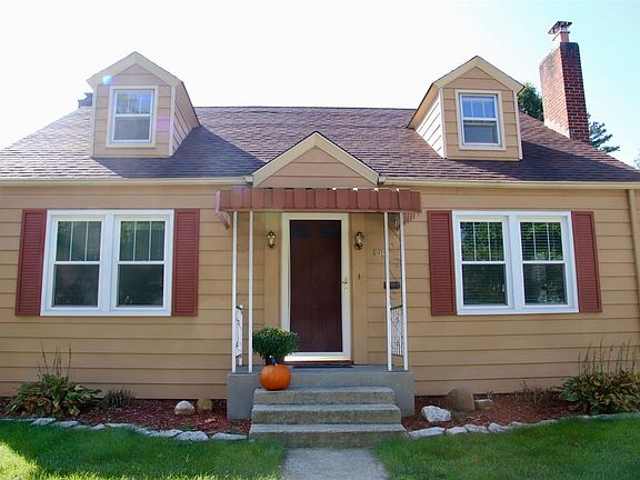 2nd image of 1315 Sheridan Ct