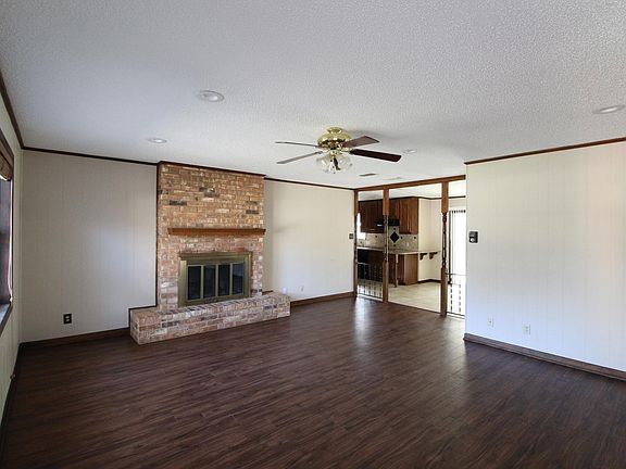 2nd image of 8119 Jewell Ln