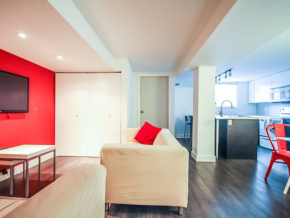 3rd image of 1148 Woodroffe Ave #B