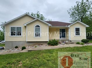 1424 NW Foxboro Rd, Blue Springs, MO 64015