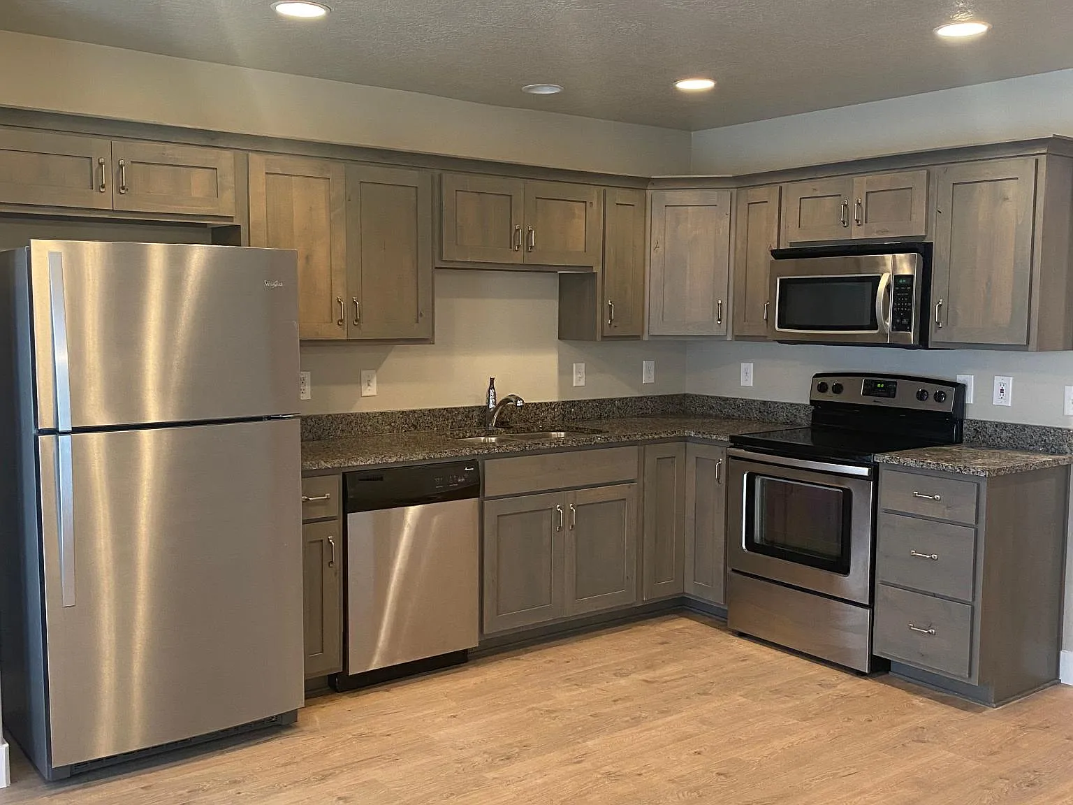 3 bed, 1339 sqft, $1,750 — Photo 4