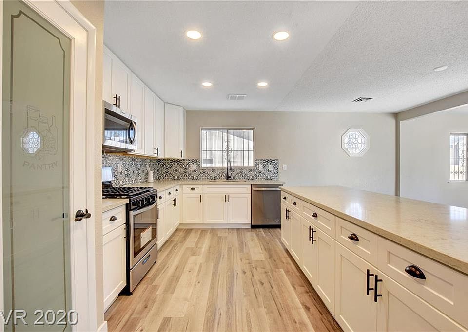 1st image of 1724 Lamplighter Ln