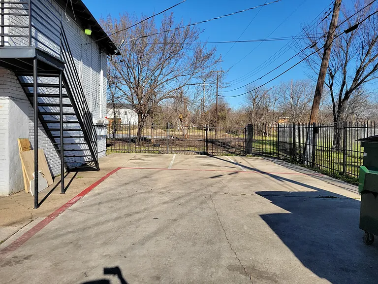 2614 Jeffries St #202 — Photo 6