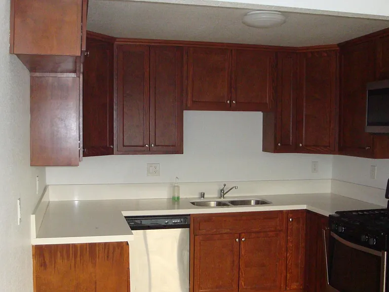 5848 Greenleaf Ave #12 — Photo 6