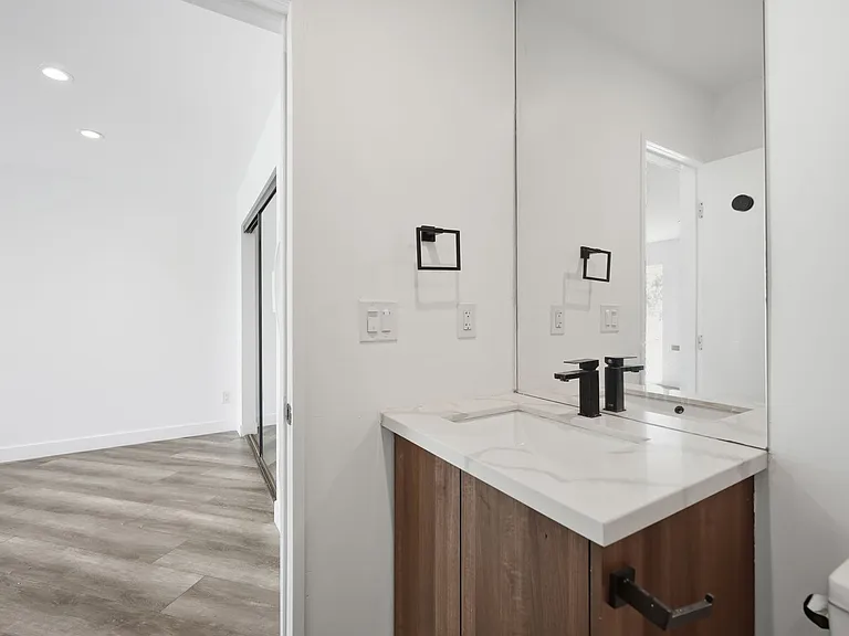 6307 Elgin Street Apartments — Photo 29