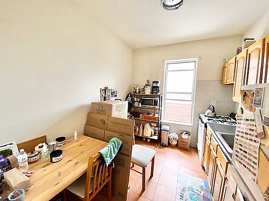 4th image of 2574 37th St APT 4