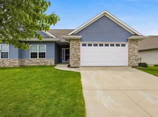 513 Majestic Oak Ct, Solon, IA 52333