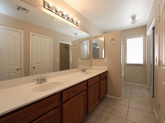 5th image of 3047 S 101st Ln