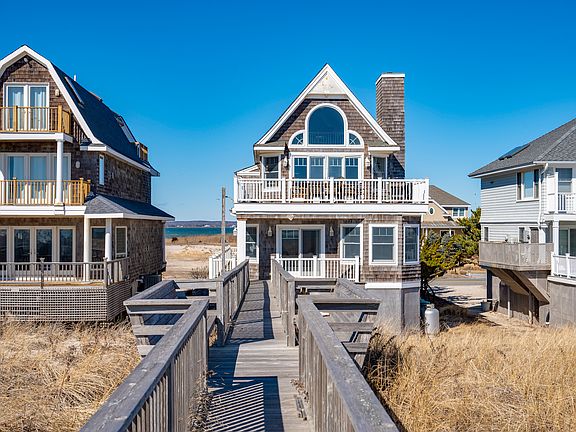 5th image of 781 Dune Rd