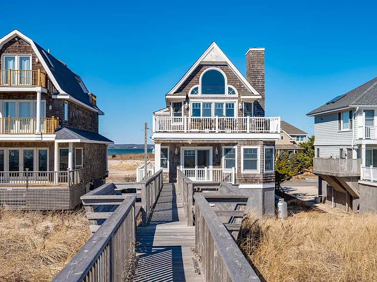 781 Dune Rd — Photo 5