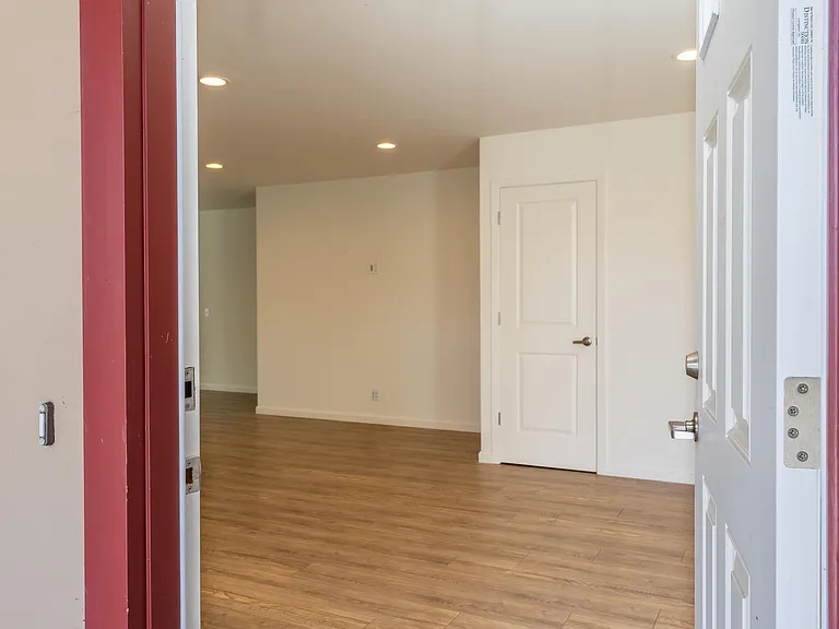 222 Mortimer Ln — Photo 4