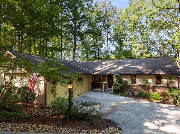 18 Mainsail Dr, Salem, SC 29676