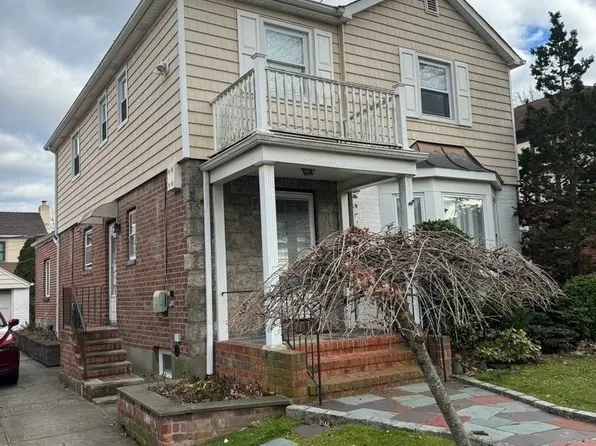 82-15 213th Street, Hollis Hills, NY 11427