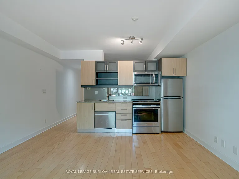 350 Wellington St W #M20 — Photo 20