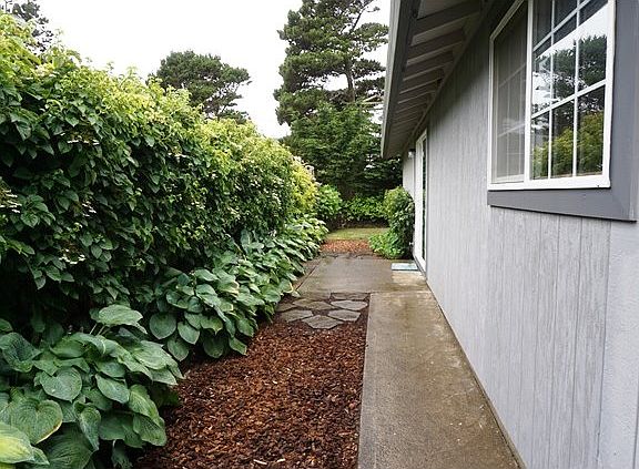 3rd image of 2181 NW Jetty Ave