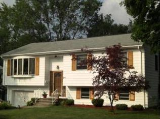 24 Osborne Ave, Reading, MA 01867