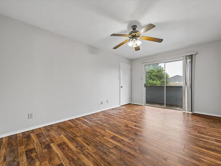 9700 Leawood Blvd #702 — Photo 16