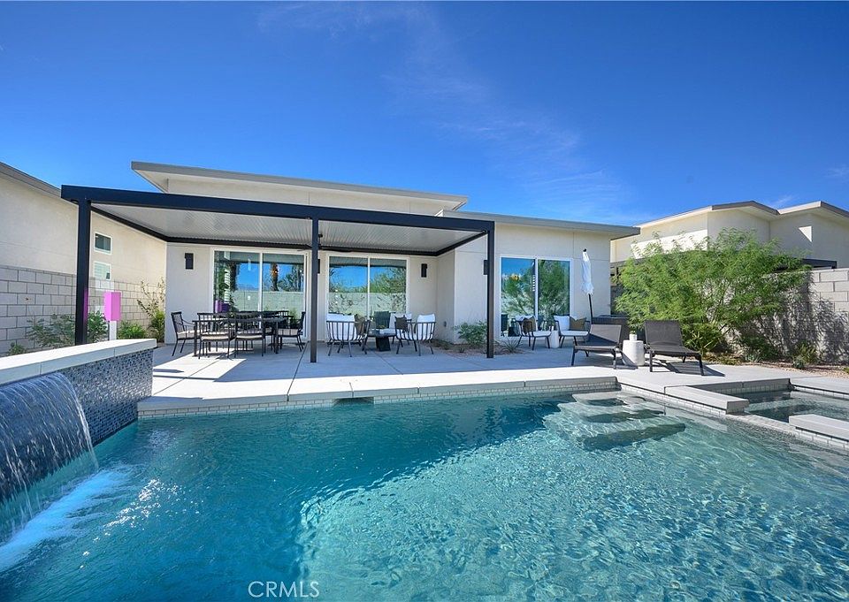 1st image of 784 Flamingo Blvd