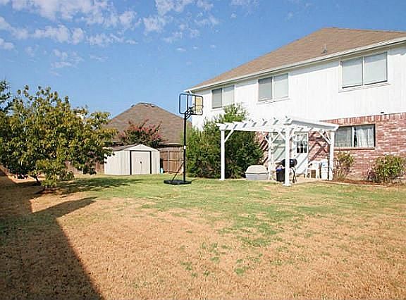 2nd image of 214 Creek Point Ln