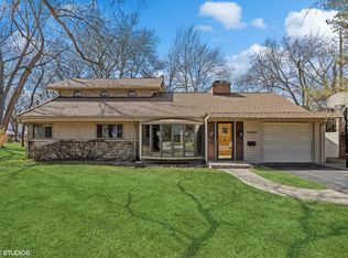3129 Sprucewood Rd, Wilmette, IL 60091