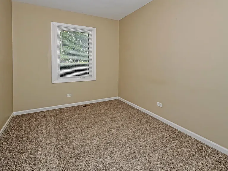 537 Burr Oak Dr — Photo 3