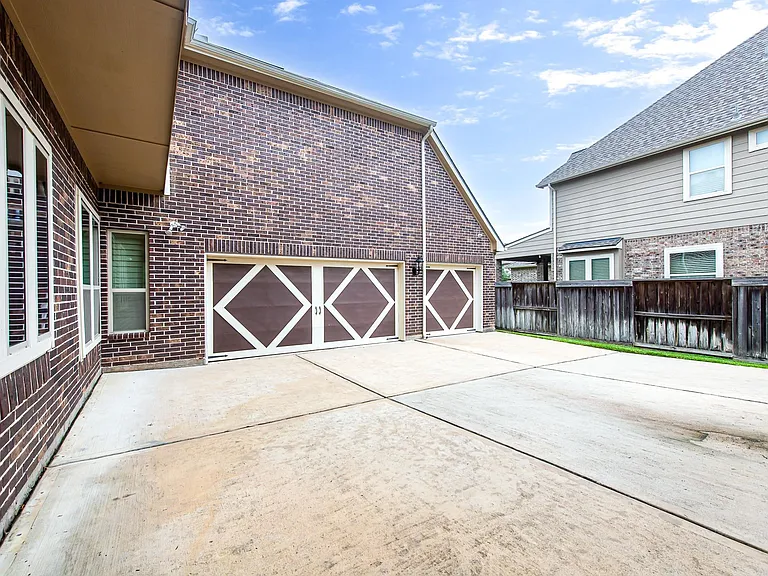 17430 Aberdeenshire Dr — Photo 34